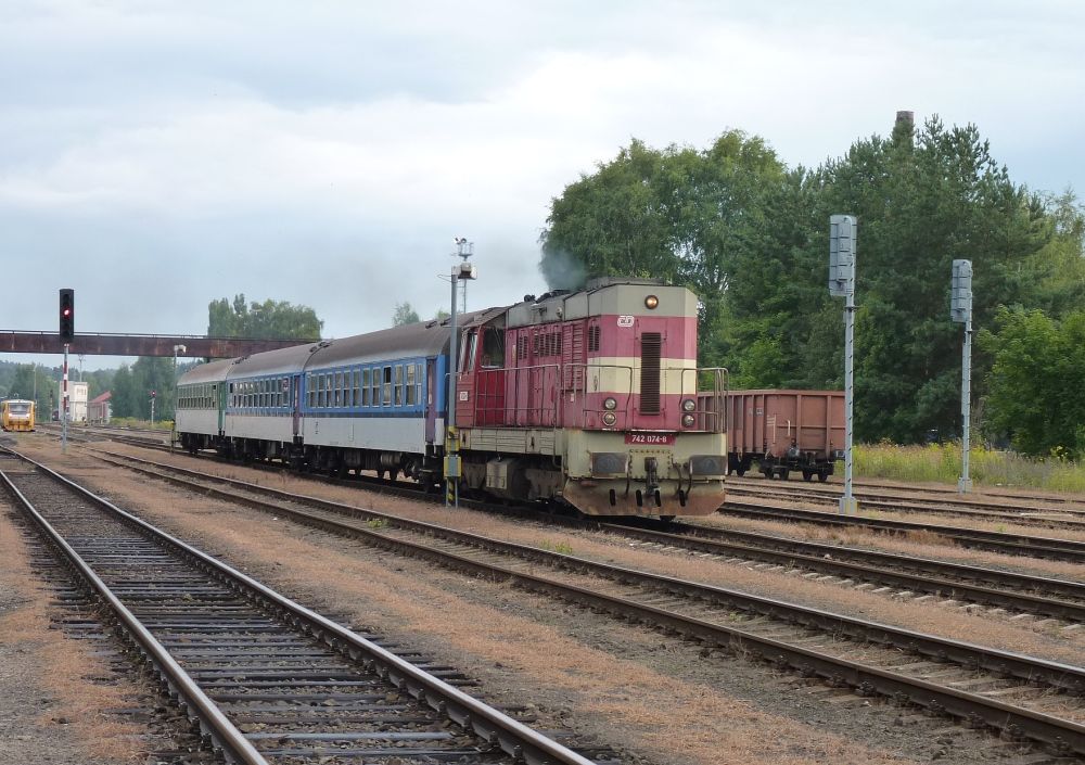 742.074 na 6612 odj�d� z L�py