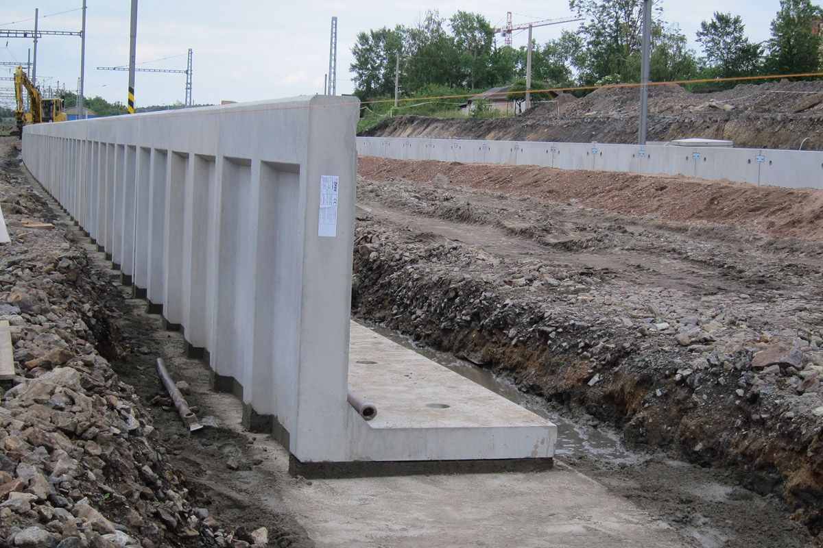 Detail budovan� hrany u 6.SK 2.n�st., vpravo je vid�t hrana u 2.SK, 10.6.
