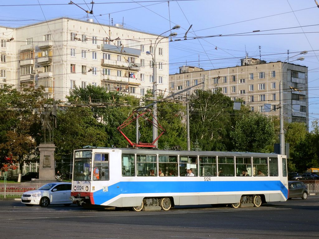 Star�� 71-608K u zast�vky Preobra�enskaja plo��a�