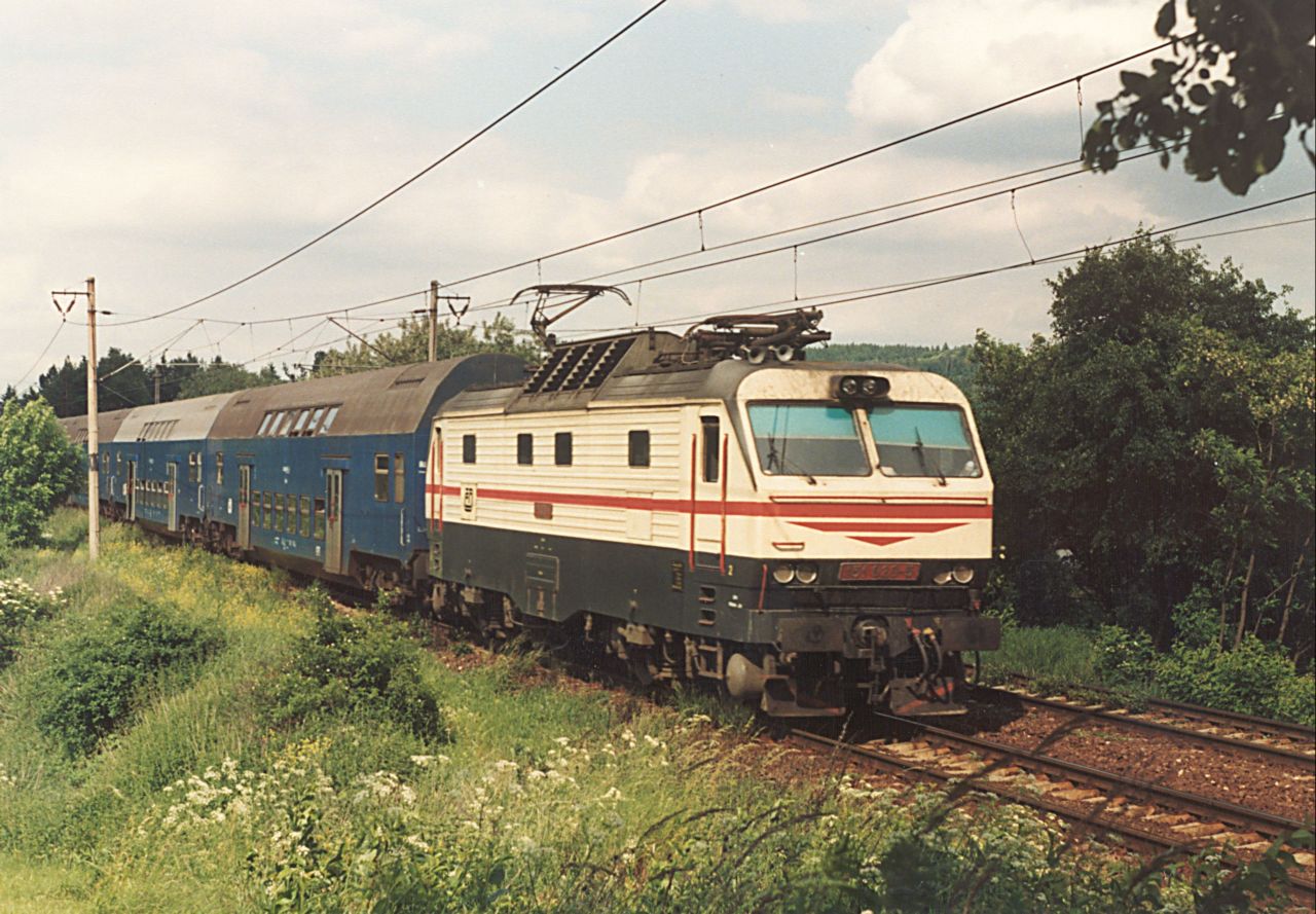 151 020 s Os Praha - Bene�ov u dne�n� zast�vky �ty�koly