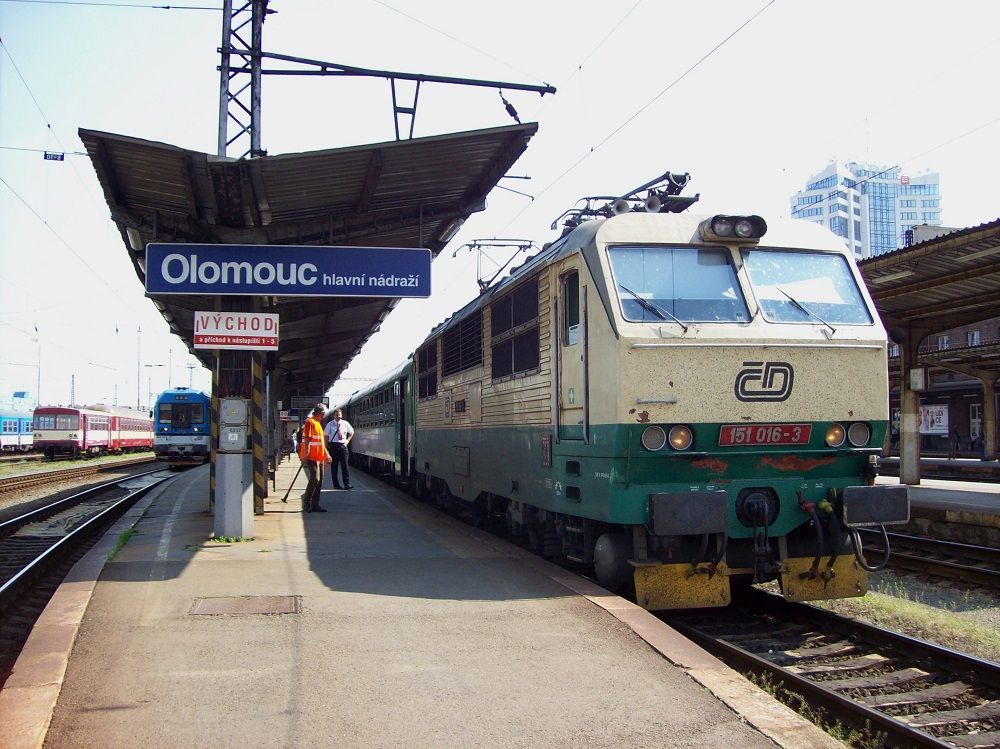 22.5.2011 (Olomouc hl.n.) EC 110 Praha