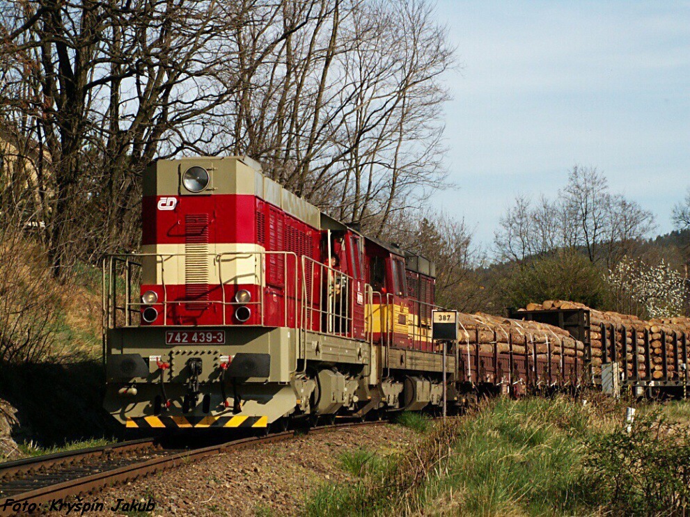 742 439+219 odj�d� s MN 88743 s Vimperka 19.4.2007