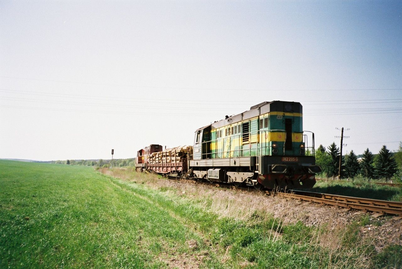 742.295 a 308 v Mn z Blatna, ped Rakovnkem, 5.5.2003