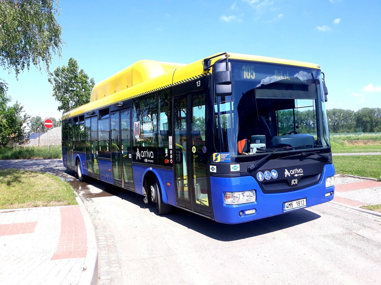 SOR NBG 12 SPZ 4M5 1913 Arriva Autobusy pzuje v obratiti Perov, Kozlovice, u pomnku. (21.5.2022)