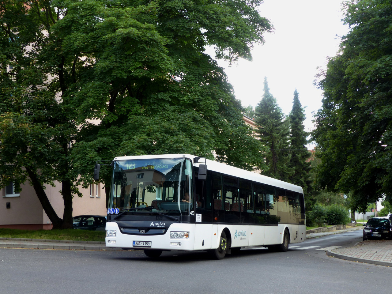 Tento autobus z prask Arrivy dnes opt brzd ulice Prahy v rmci subdodvek. Ulice Americk, 463