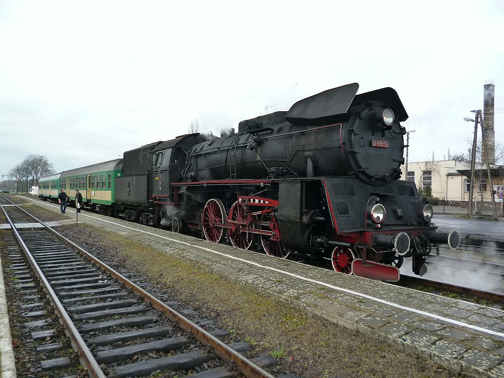 W�oszakowice - k�i�ov�n� s protijedouc�m szynobusem