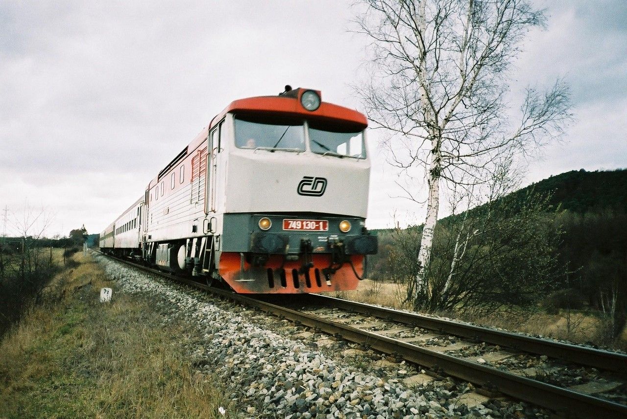 749.130 jede do Rakovn�ka v Os 2506 z Prahy Mas.n. 7.3.2002