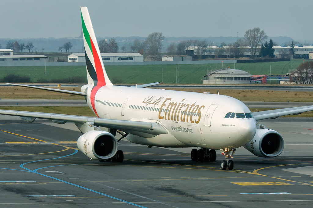 Airbus-A330-243_A6-EAA_Emirates