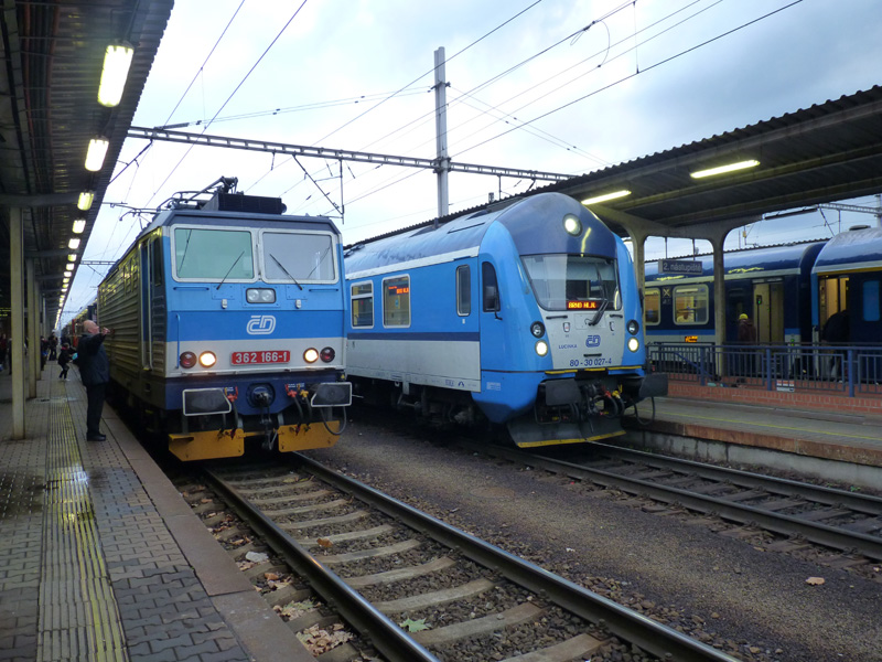 Dva vlaky na Brno - R 904 a R 810.