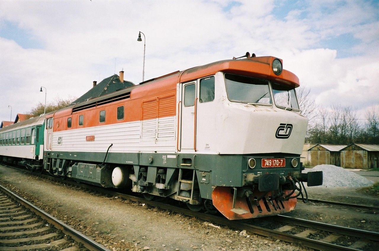 Zamraen 749.170 vykv ve vlaku do Prahy v st. Rakovnk 17.4.2002