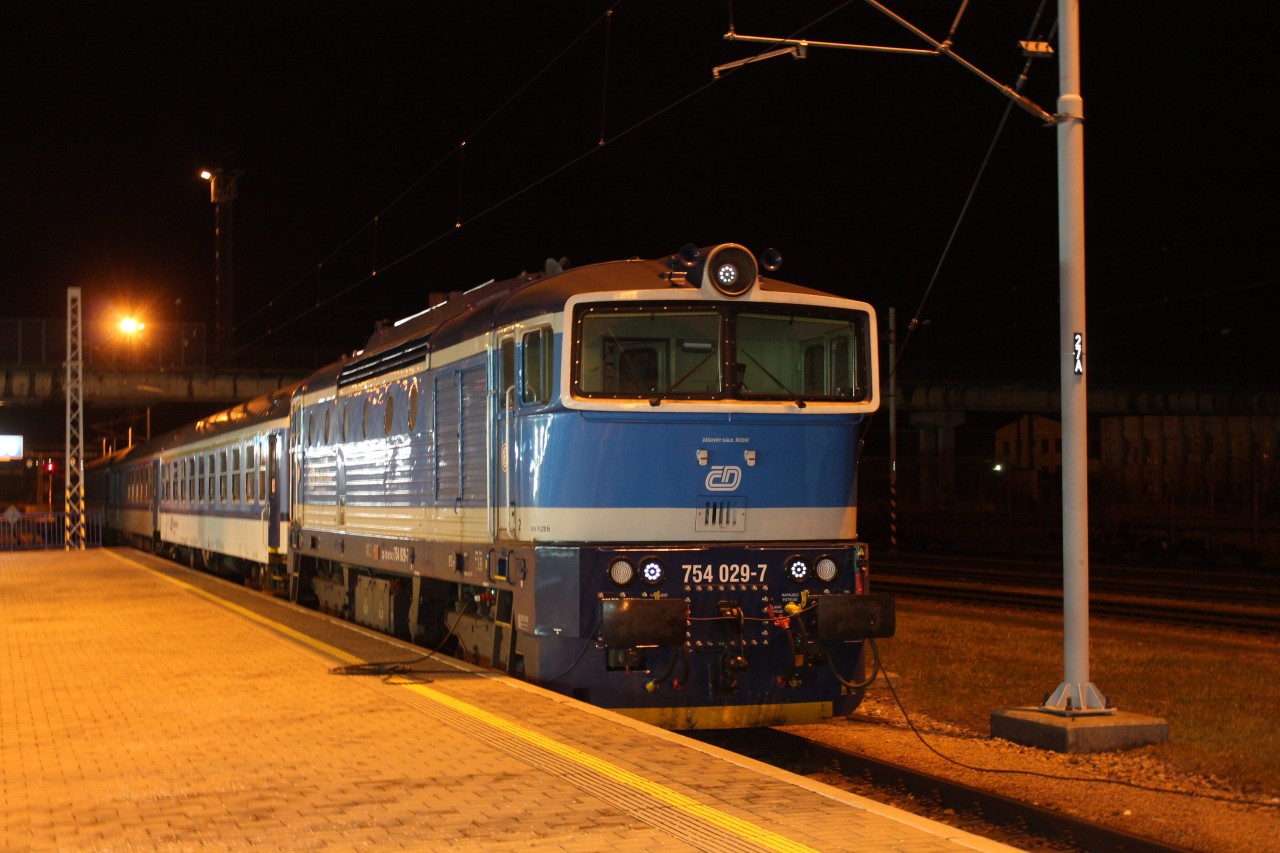 Lokomotiva 754 029 (esk Velenice)