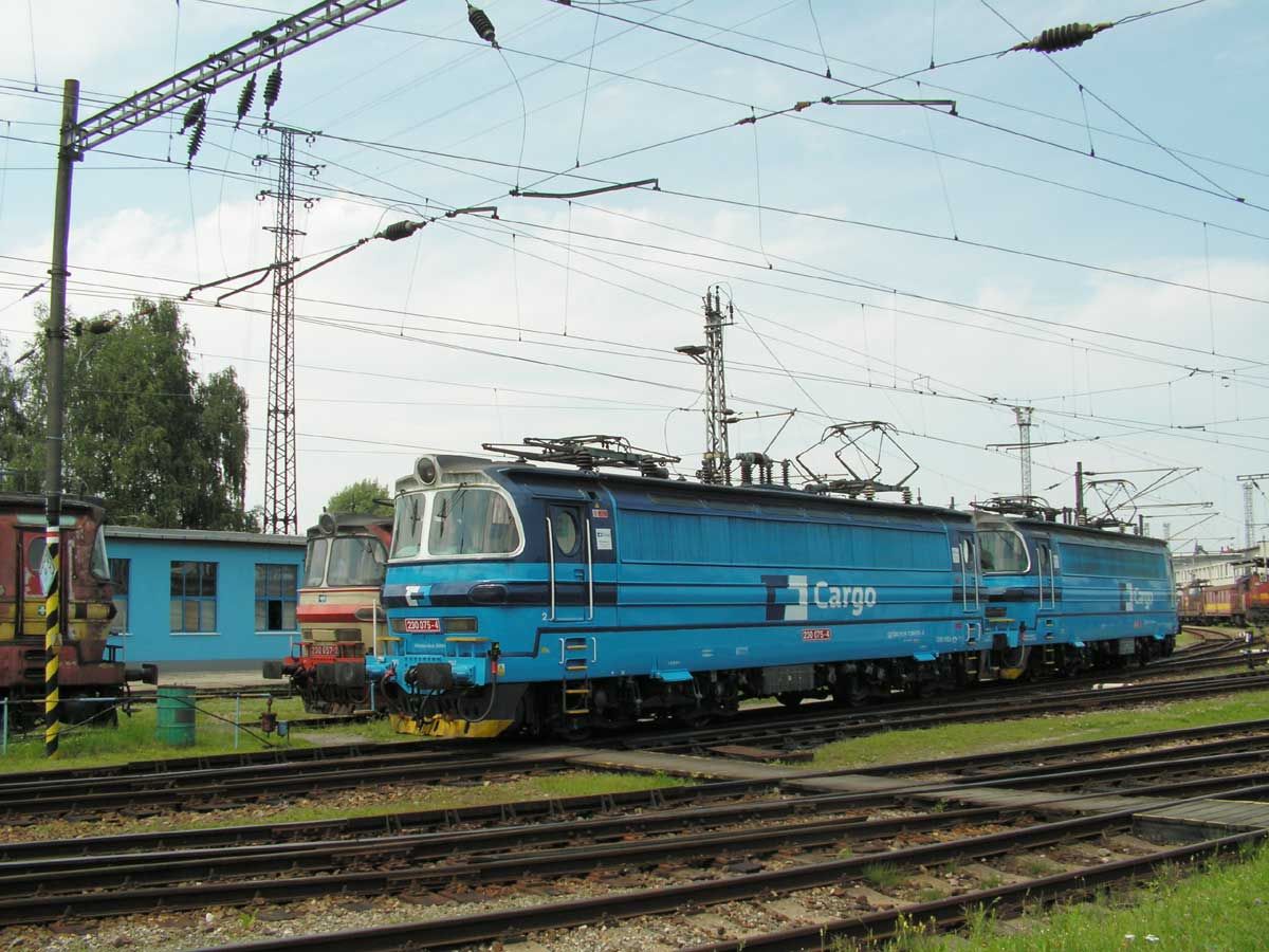230 075 + 091 po my�ce ...