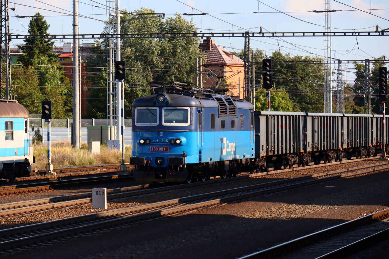 Lokomotiva 130.001 s przdnmi Eanosy ERMEWA z Ostravy do Rotterdamu projd Olomouc