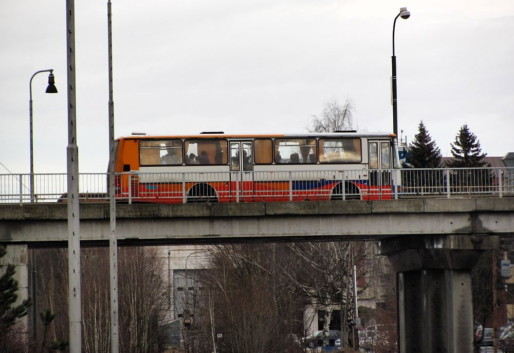 Teb, most nad eleznin trat (na dolnm konci Hrotovick ulice)