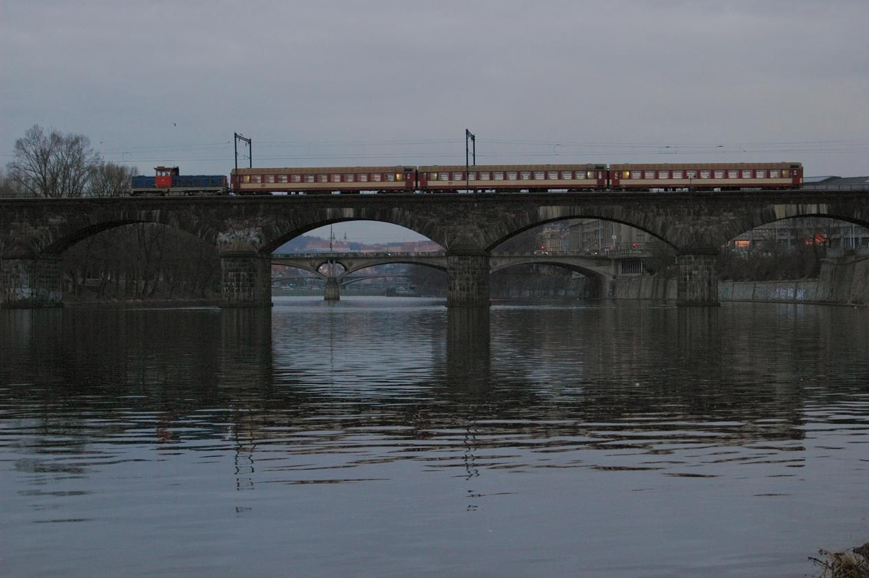 714.218 - Sp. 1711 - Negrelliho viadukt - 13.2.2014.