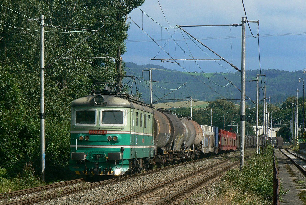 122.045 , Vala�sk� Mezi����