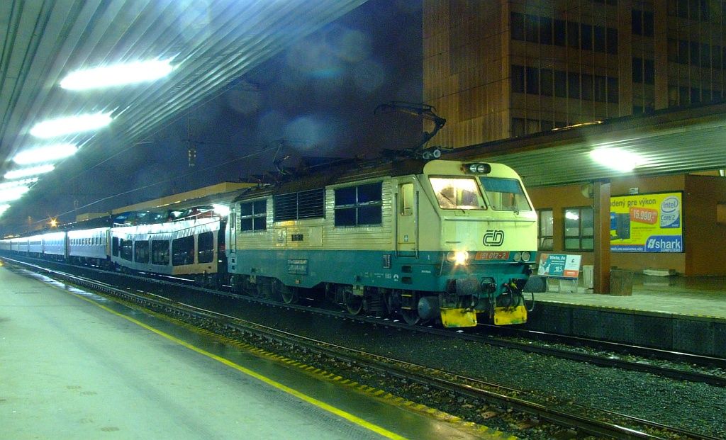 O de� nesk�r sa s no�n�m vlakom�(e�te Vihorlat, alebo u� Slovakia?) chyst� do Prahy 151.012.