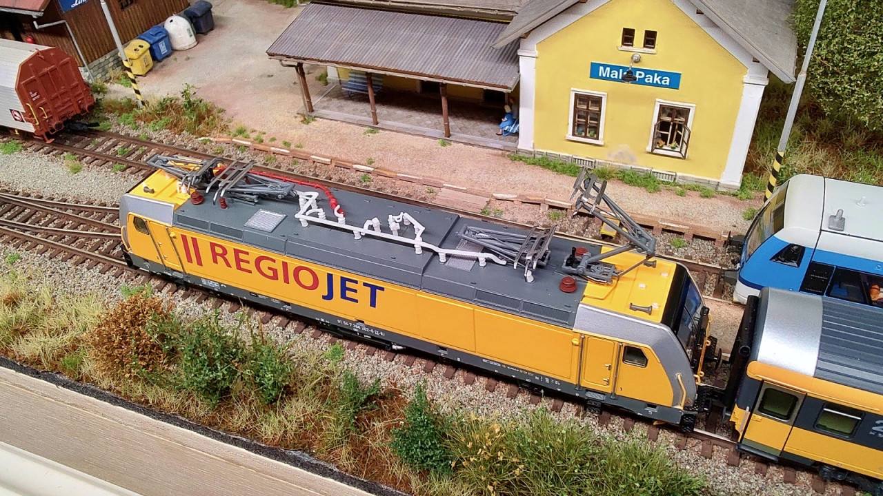 Traxx MS2 Tillig, velikost  TT