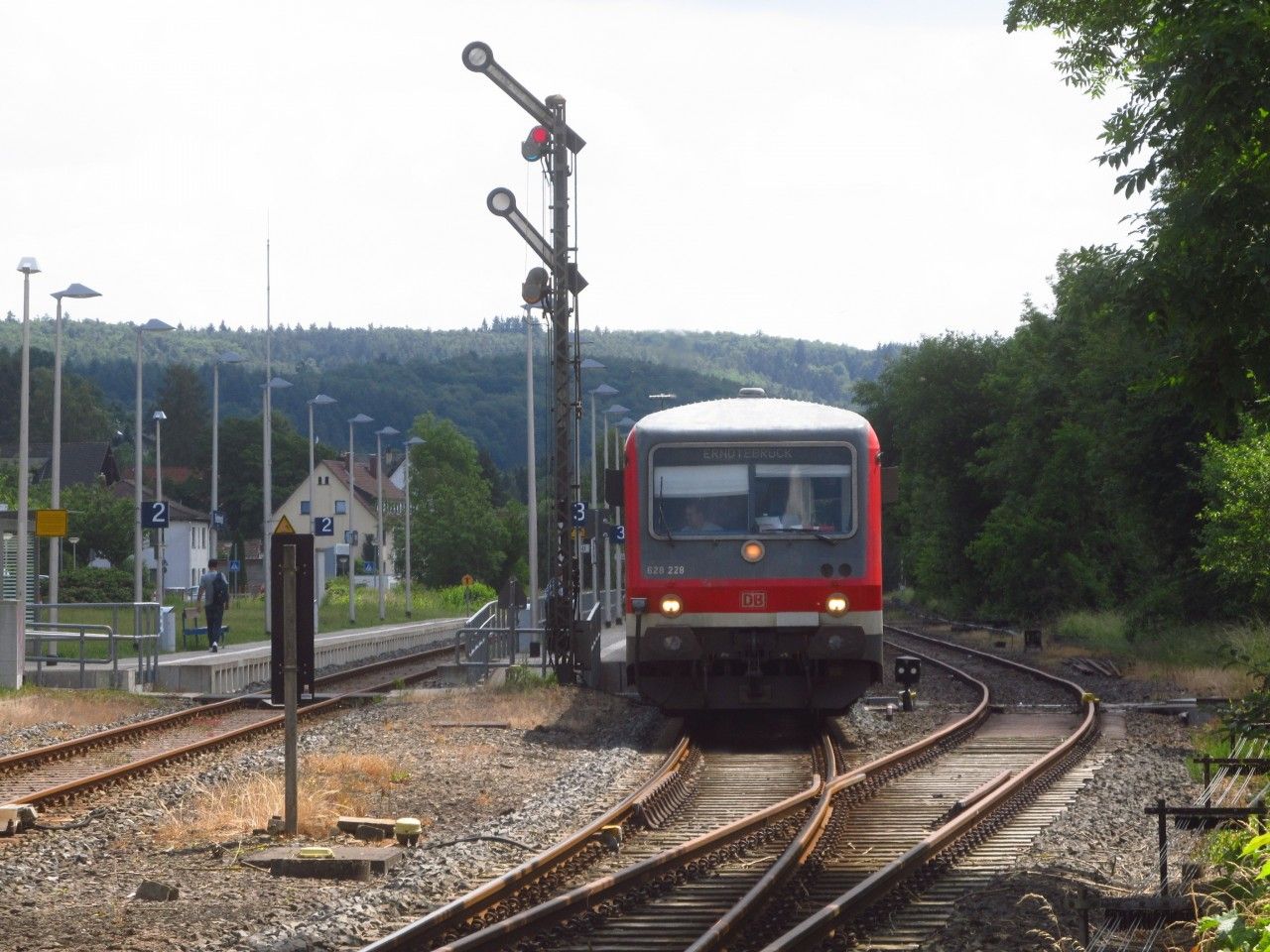 Jednotka 628 DB na spoji z Marburgu do Erndtebrcku odjd ze st. Biedenkopf (SRN)