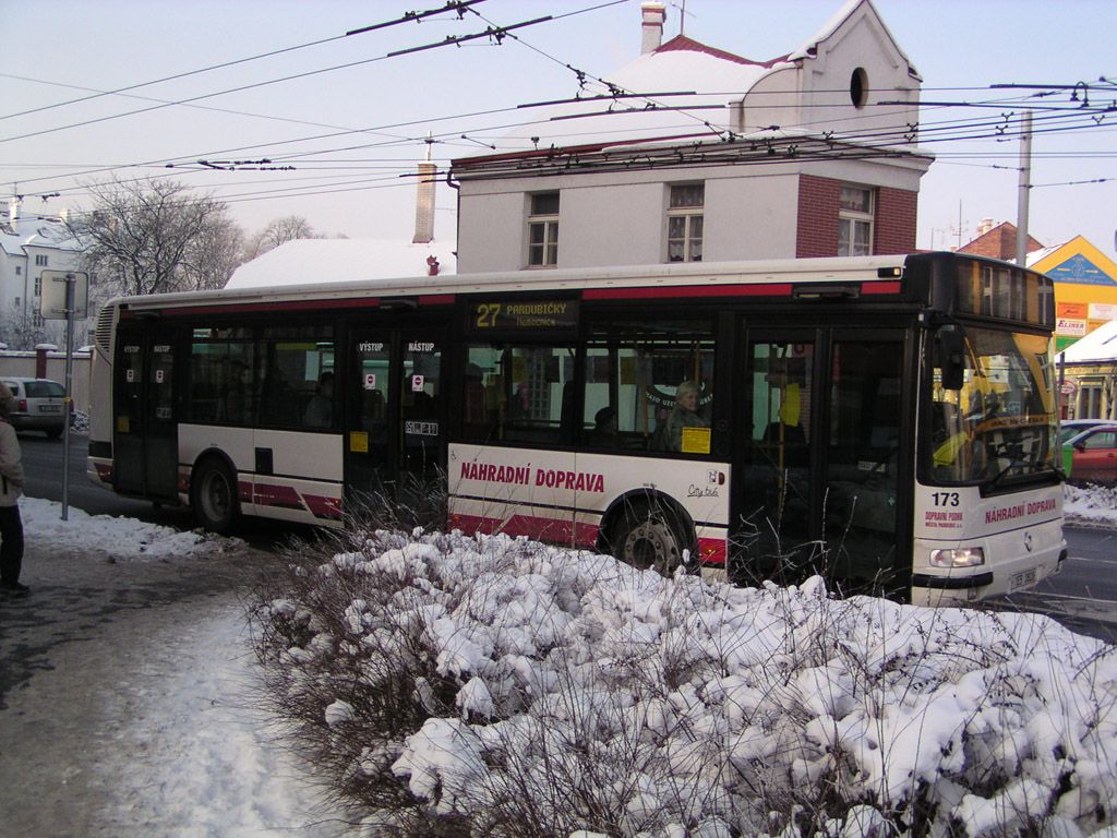 N�hradn� doprava (a-173) na lince 27