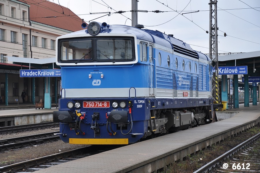 750 714-8 odstavena ve stanici Hradec Krlov hl.n., 2.1.2012