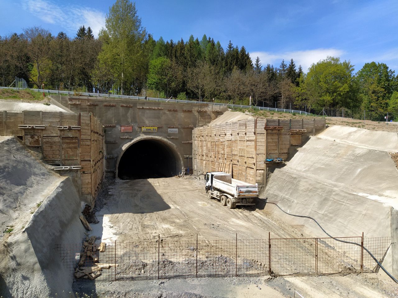 Vjezdov portl tunelu Debore 8.5.2020