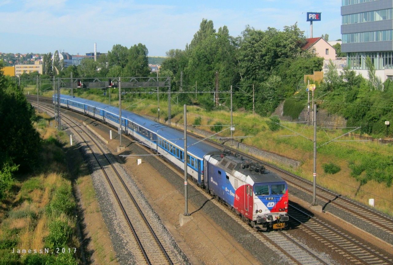 371.201 s EC175 Berlin - Praha, Praha Na Krejcrku