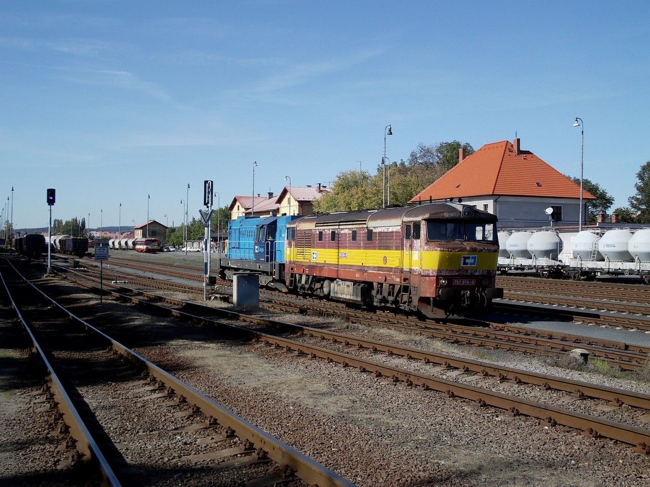 751.374 s 742.238? naj�d� na soupravu v  �st. Rakovn�k, 30.9.2011
