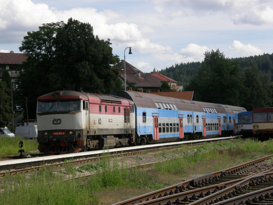 749 181-4 Os 9206, Zru nad Szavou, 14.8.2011