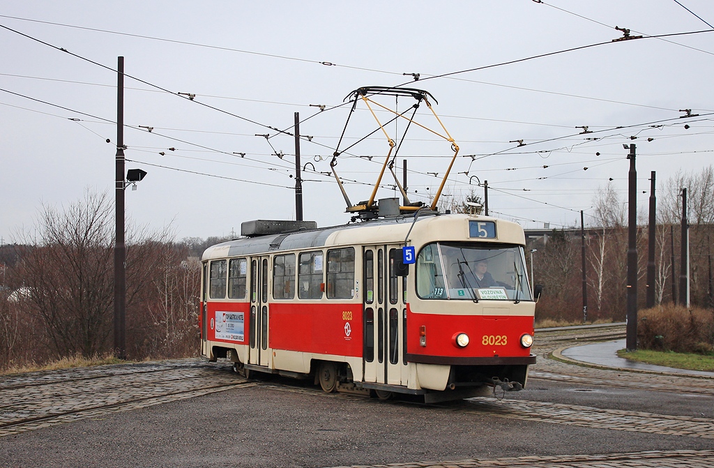 8023 na 5/113 u vozovny Hloub�t�n