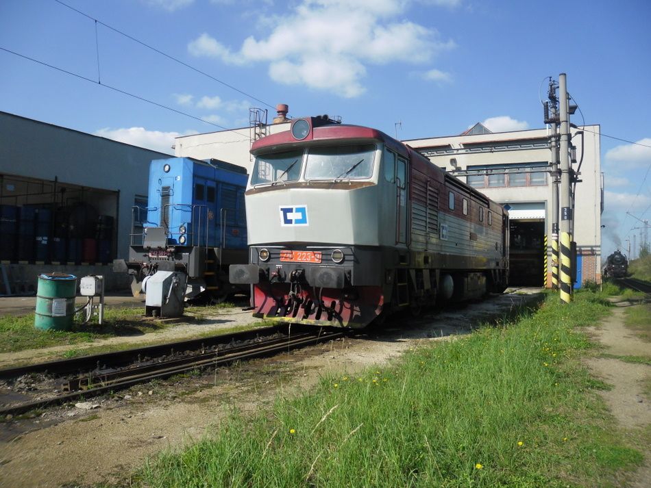 751 223-3
