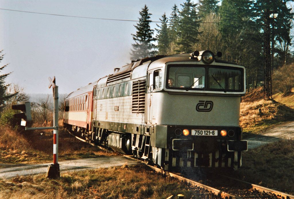 750 121-6 Os 5308 Sob��ov 25.12.2004