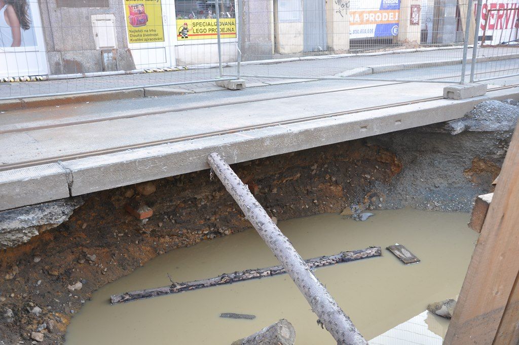 Plze, Slovansk, ped pr lety rekonstruovan poddolovan tramvajov tra, 23.6.2019