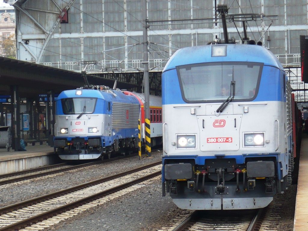 380.007 a  380.012 Praha hlavn� n�dra��