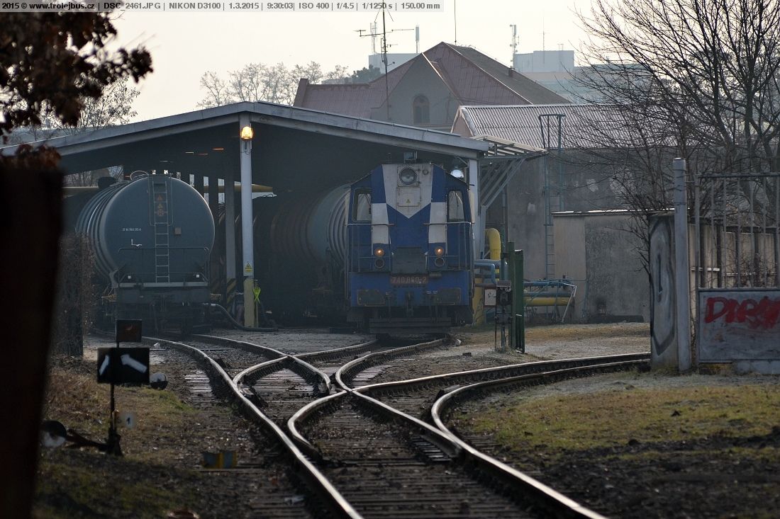 Sten TopekOil s 740.860. Kolej zcela doprava je pozstatek vleky do elezninho vojska