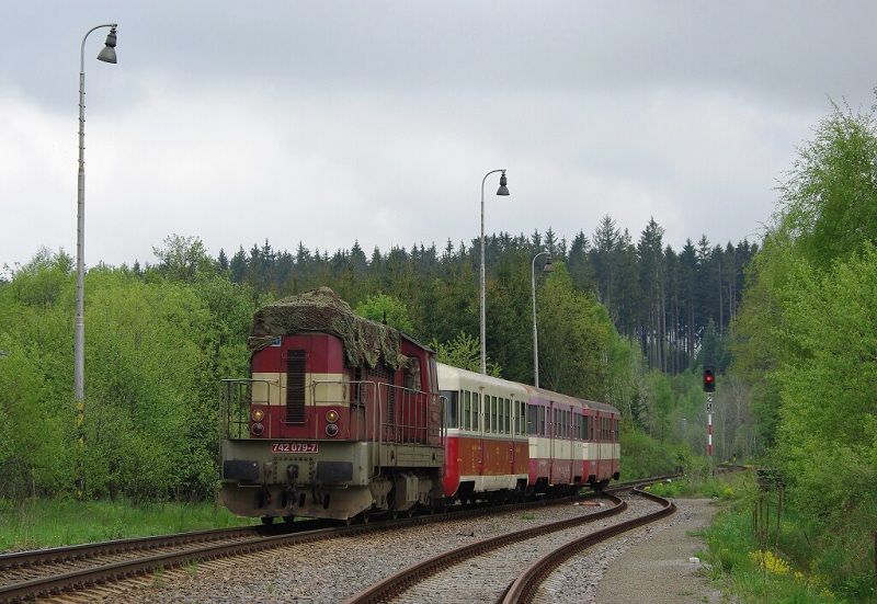 742.079 - 15.5.2010 - Prijezd do Rozsochatce (Os 5384, pokud se dobre pamatuju)