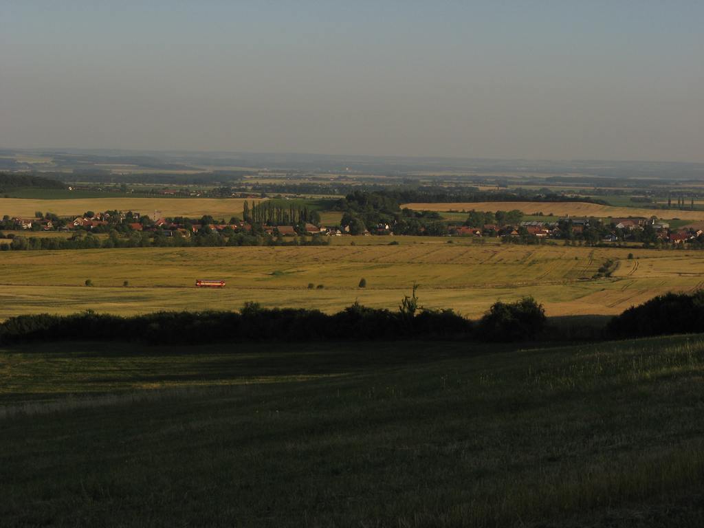 �erven 2008, Holice - Holice z�stavka (ze str�n� nad Bla�kovcem)