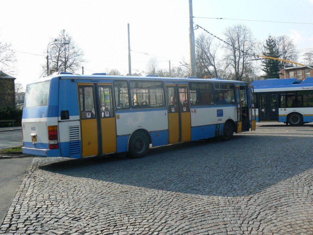 6452