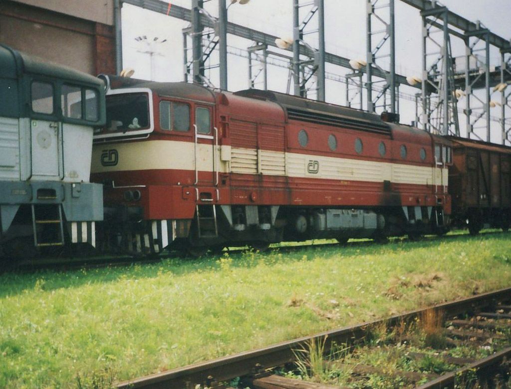 753 384 l�to 2002 Mezim�st�
