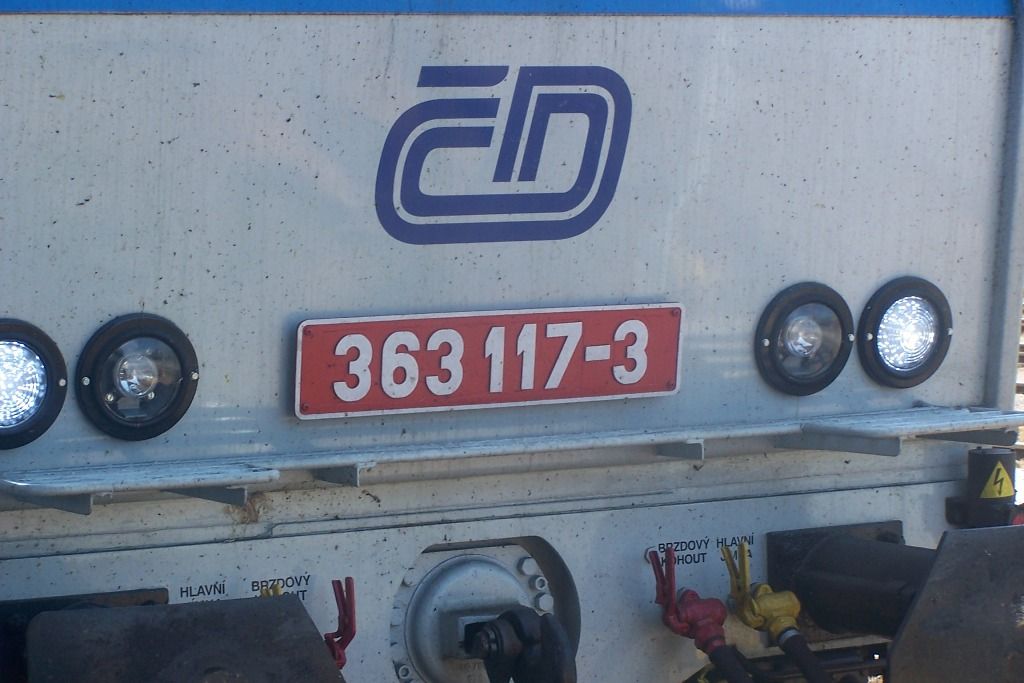 ... P�SK !, Odjezd!, lokomotiva 363.117-3 zabere - nikdo ne�ek�, co se stane - Zdice - 202 min. zpo.