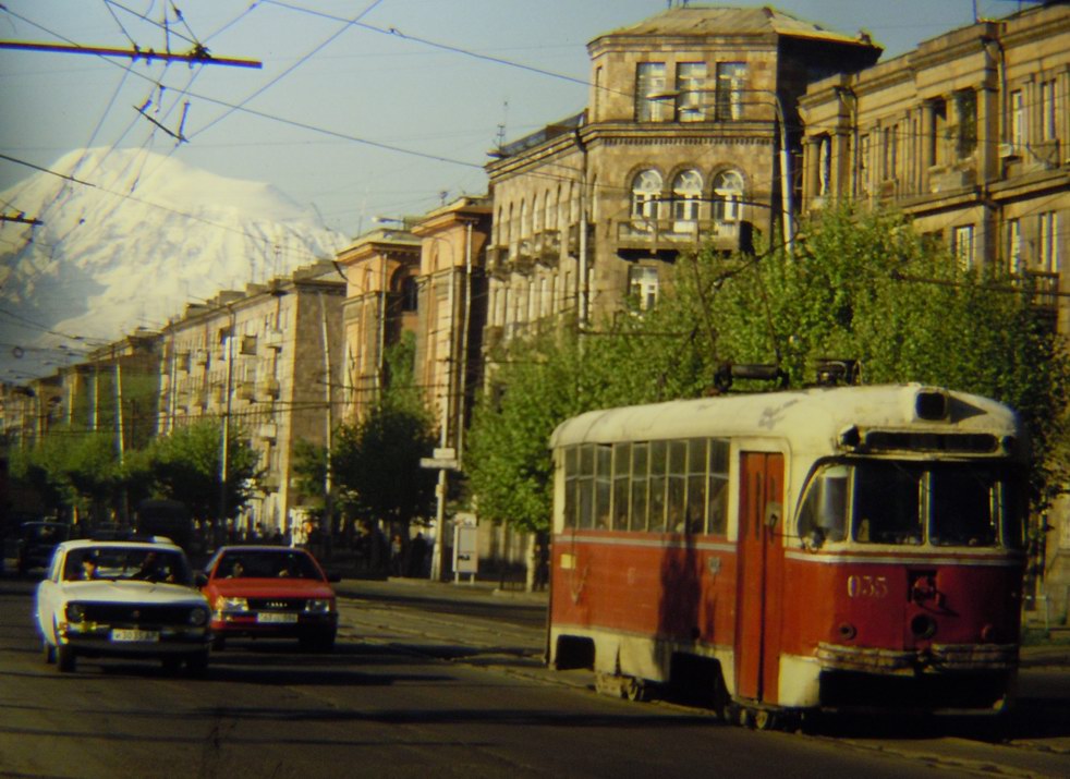 Jerevan 01.05.1998 - s toc zpadn ojetinou