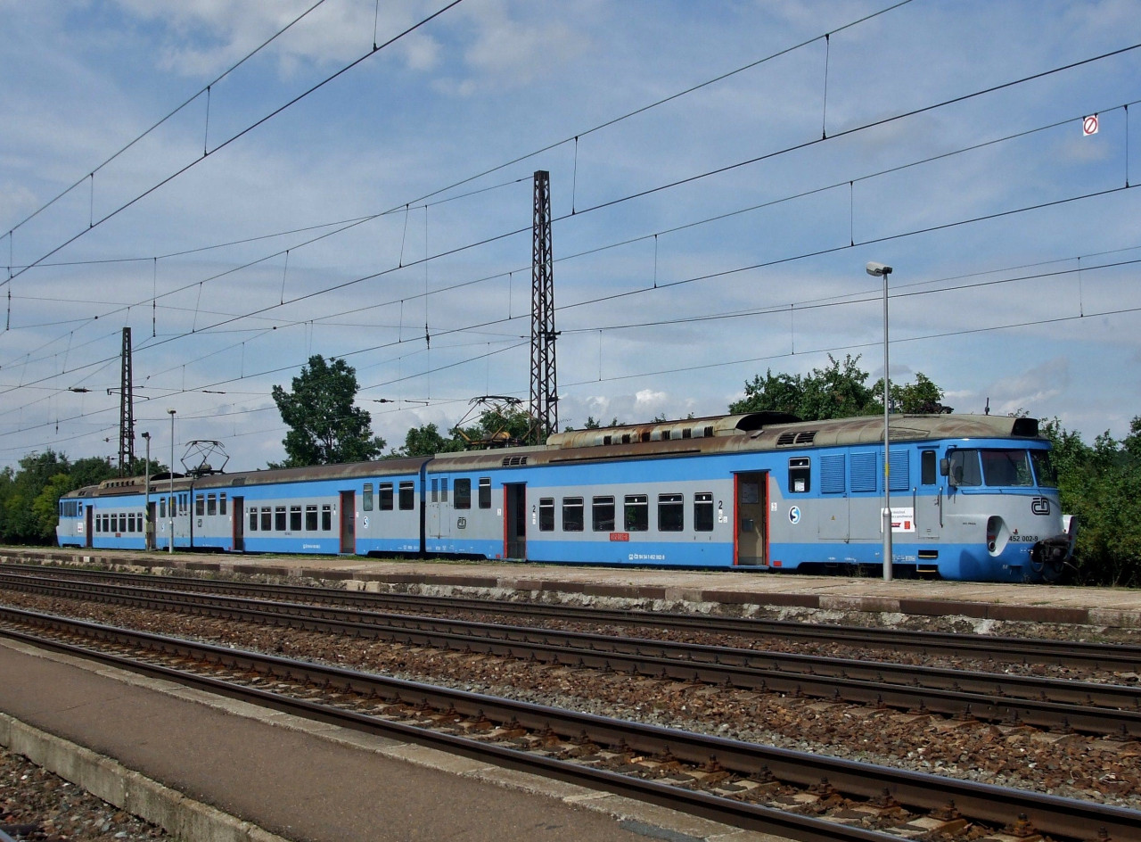 452 002 valy 29. 7. 2011