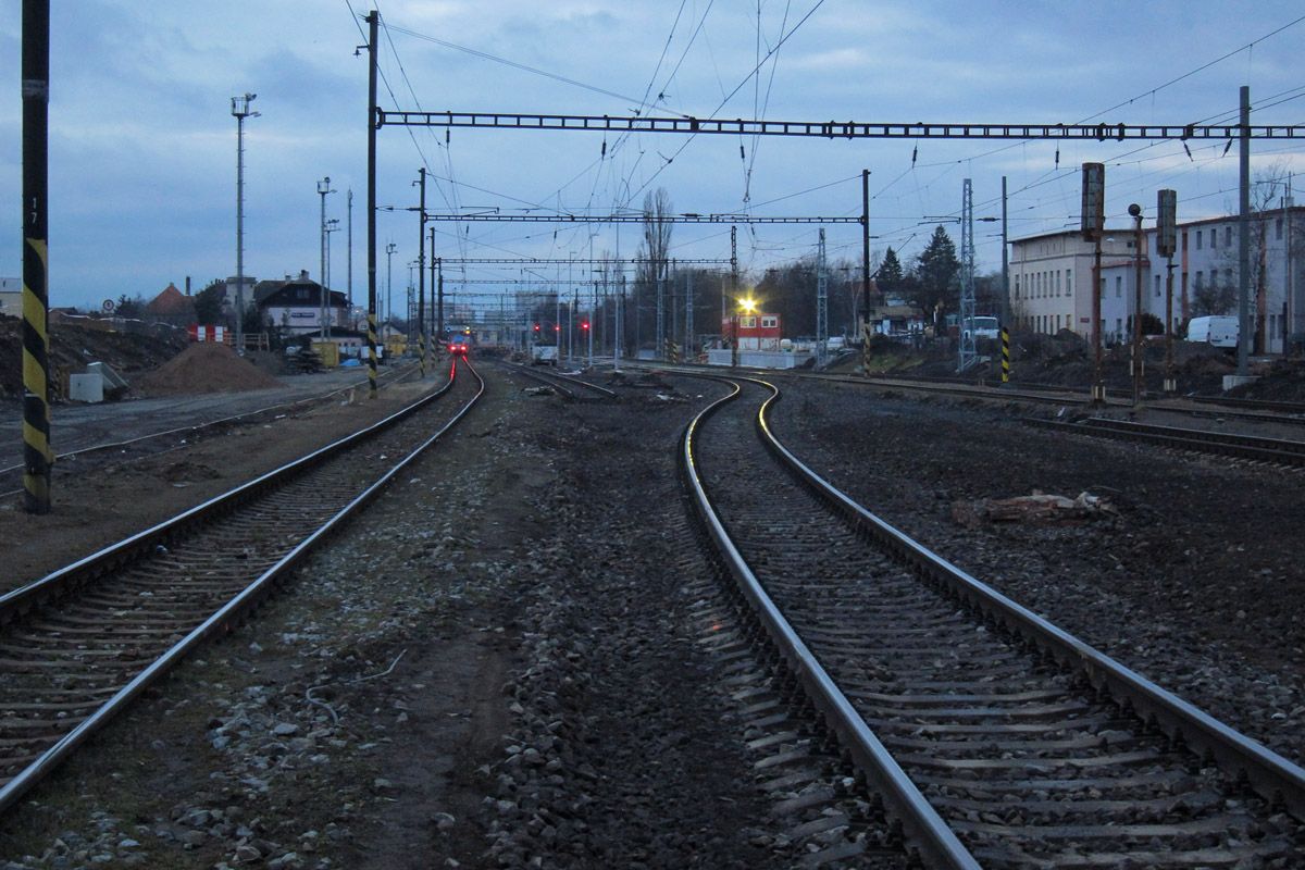 2.SK neexistuje, 1.SK odpojena 3.SK s manipula�n� je�t� sj�zdn�, pohled od uh��n�vesk� zhlav�, 1.3.