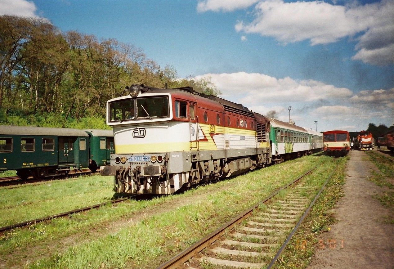 750.146 odj�d� v Sp 1632 z Prahy Masarykova n�dra�� do Chomutova z �st. Lu�n� u Rak. 12.5.2001