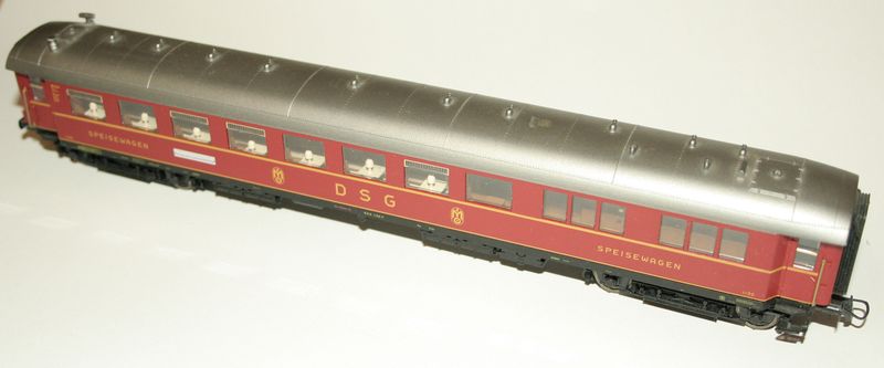 014 - H0 ROCO Sch�rzen-Speisewagen der DB -ulomeny jedny schudky, 350,-