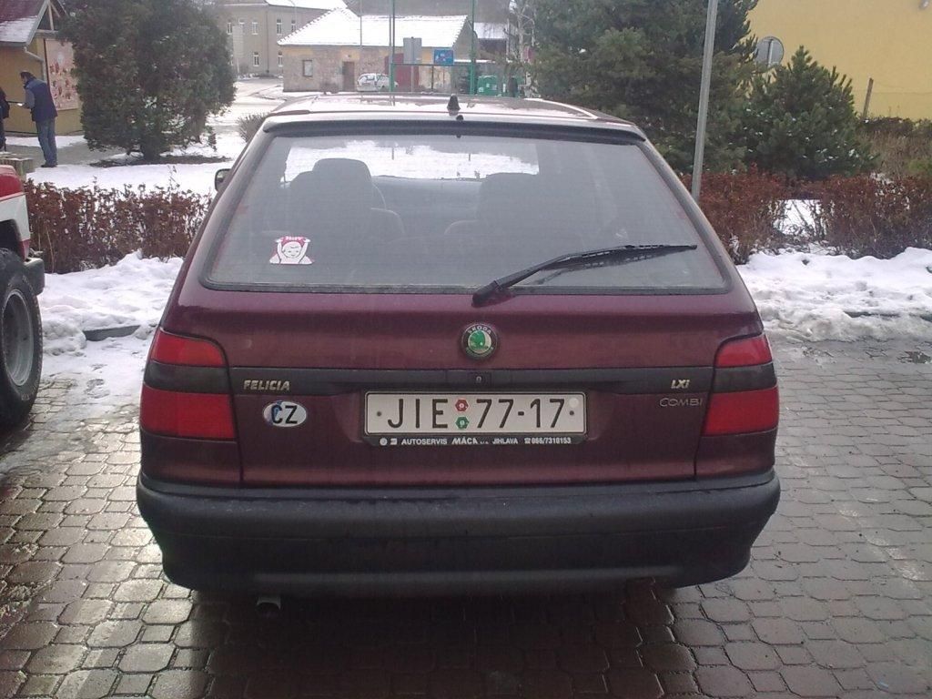 Prvoregistrace �koda Felicia combi, O86 - Jihlava, K�iv�nkovo n�m�st�