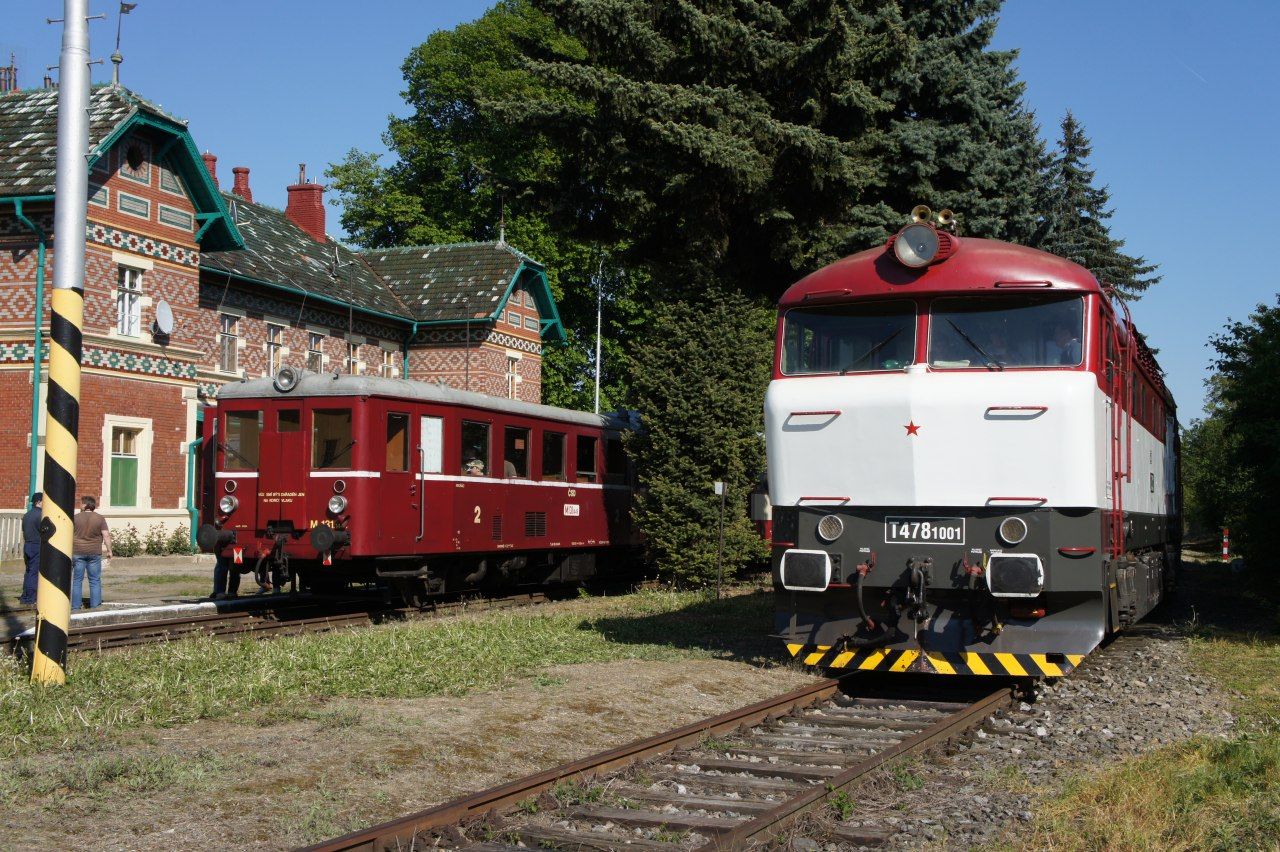Ve spole�nosti Hruv�nka neboli motorov�ho vozu M131 Post�v� T478.1001 v Lednici