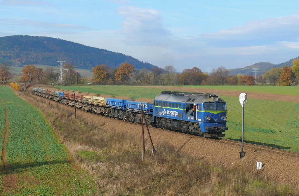 Scinawka Srednia : ST 44-1248 s nkladnm vlakem ze Scinawky Gorne