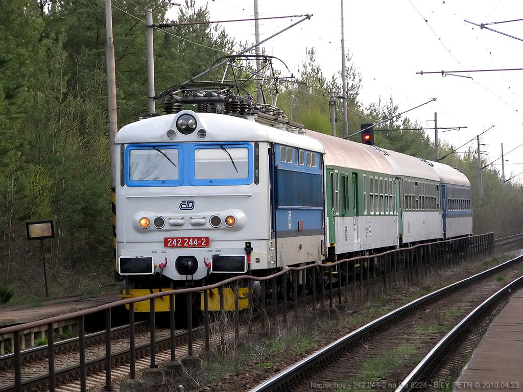 Neplachov - 242.244-2 v Najbrtu na Os 8224