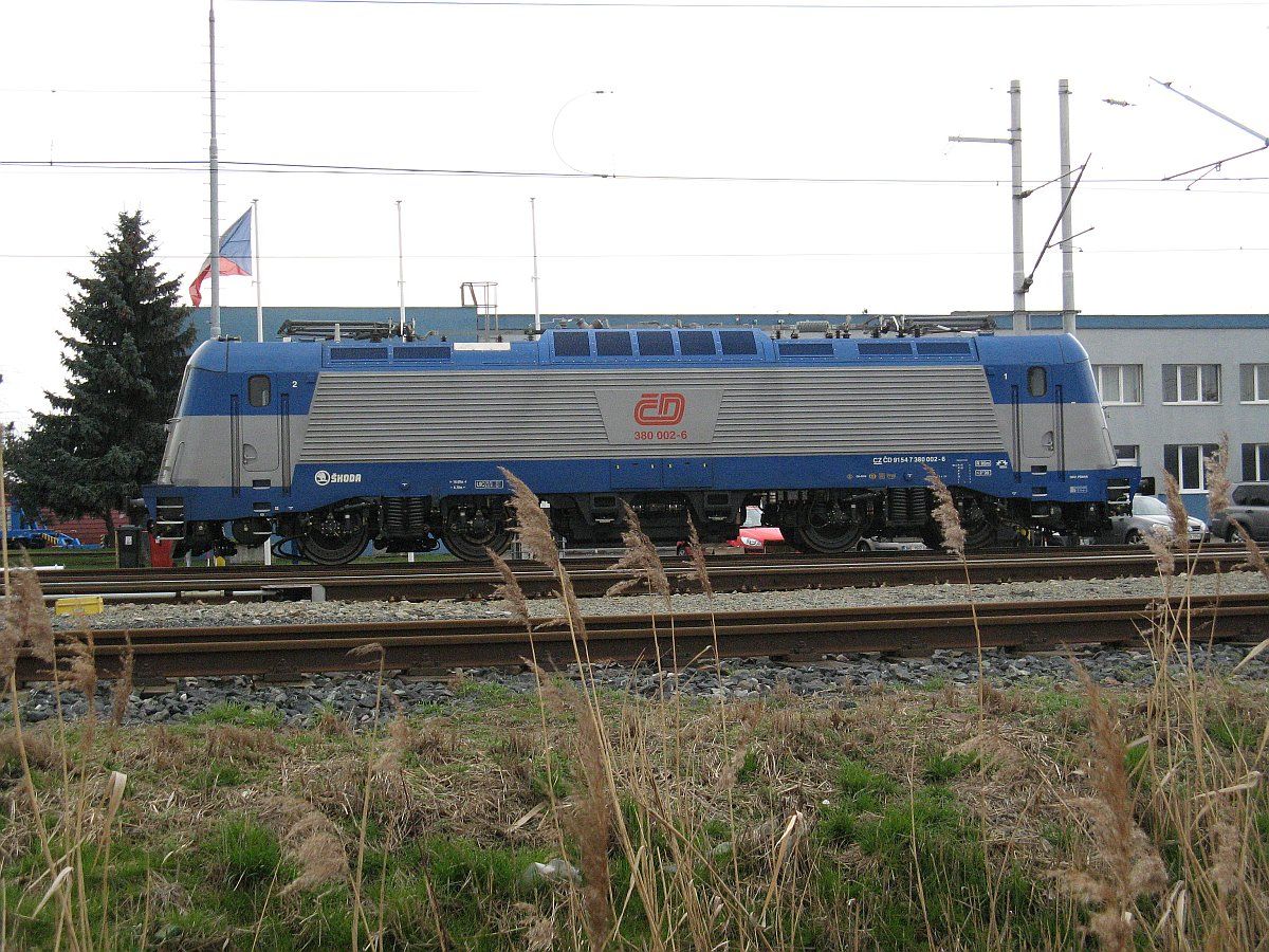380 002  Cerhenice 2009.